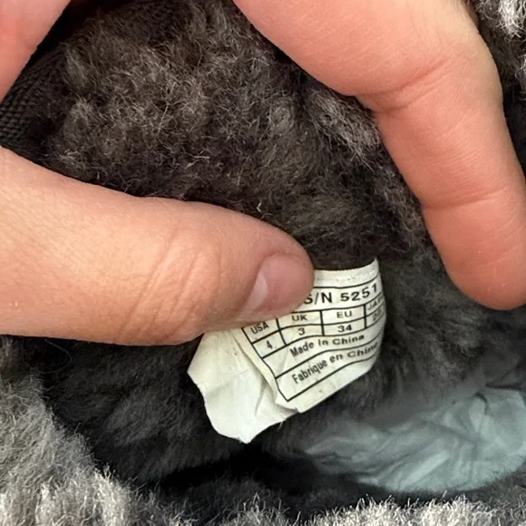 UGG Classic Short II grey boots - Picture 8 of 8